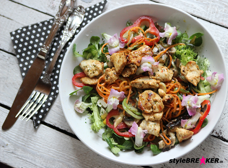 Gemüse Salat mit Hähnchen 3