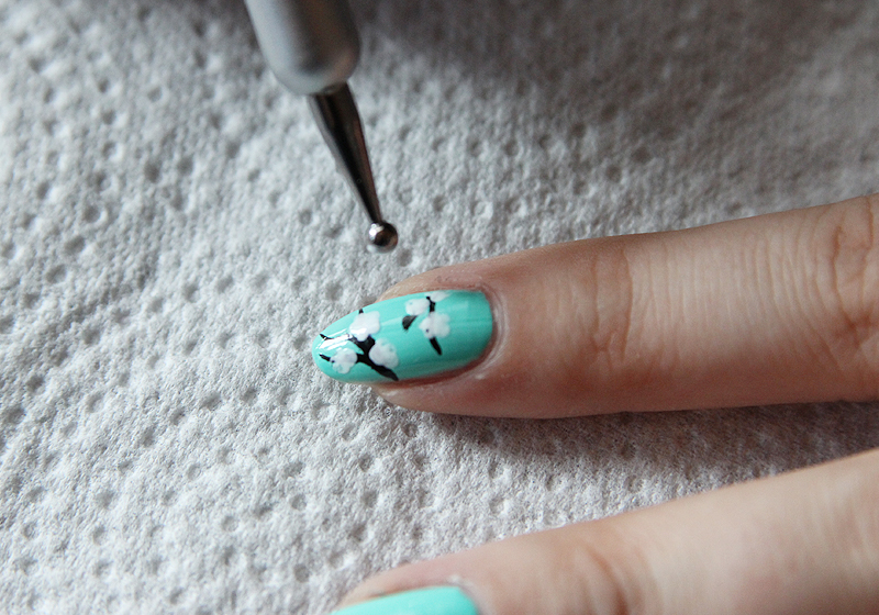 Nailart Kirschblüten - Schritt 3