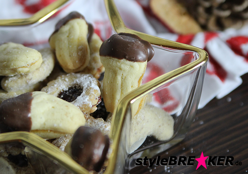 Plätzchenrezept - Doppeldecker-Plätzchen mit Schokoenden 1
